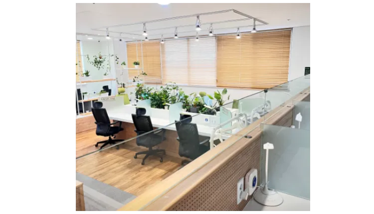 「압도적 입지」교욱 1번지【스터디카페】